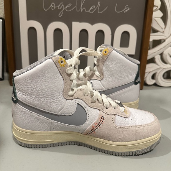 Nike Air Force 1 High‎ Sculpt We’ll take it from here
Size W6.5
Preowned - Picture 8 of 10
